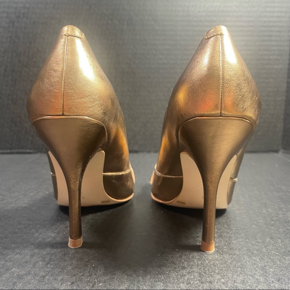 BRAND NEW NEVER WORN BCBGENERATION ANTIQUE BRONZE 4” HEELS 5.5M FLASHY! - Picture 3 of 10